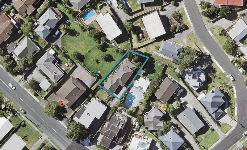 61A East Coast Road, Castor Bay, Auckland - Carousel 1