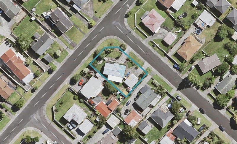 16 Solea Road, Sunnyvale, Auckland - Carousel 1