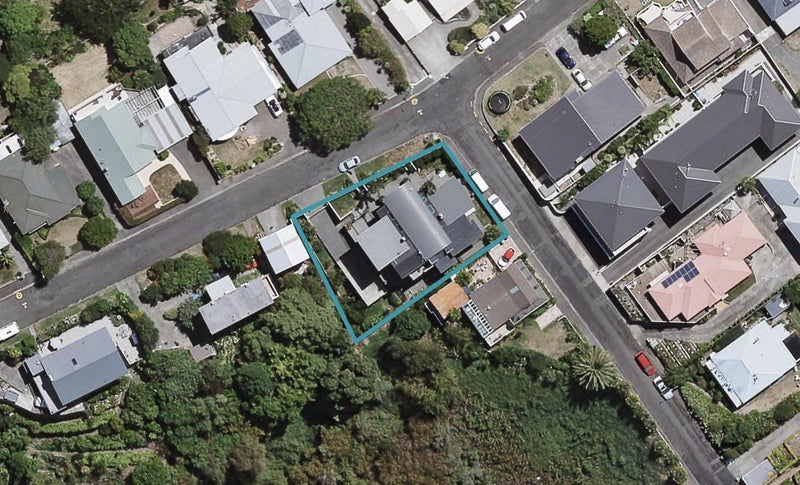 2 Havelock Road, Hospital Hill, Napier - Carousel 1