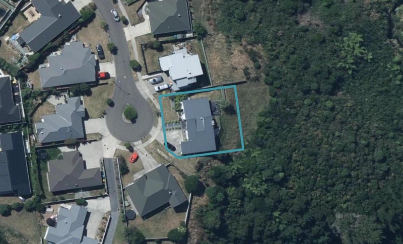 11 Catlins Glen, Aotea, Porirua - Carousel 1