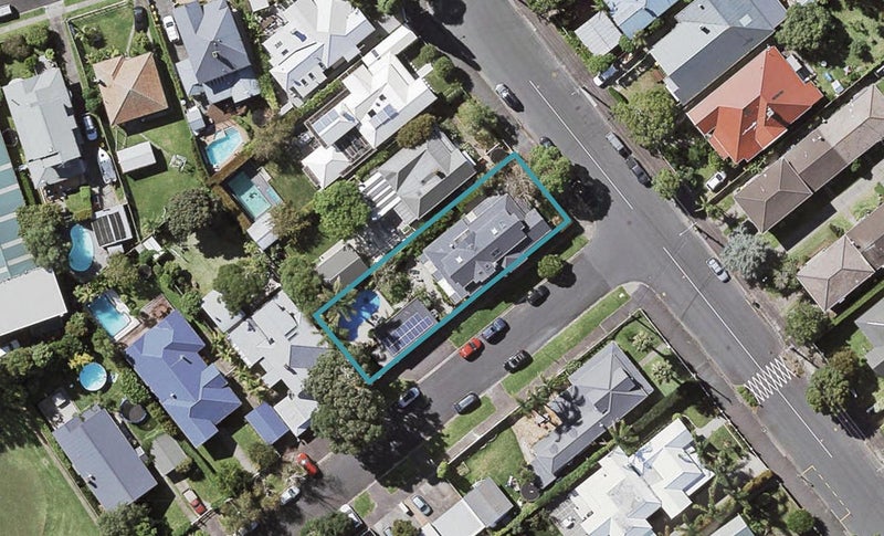 21 Tainui Road, Devonport, Auckland - Carousel 1