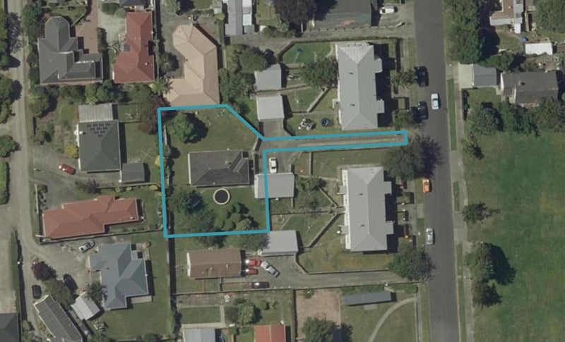 5 Crewe Crescent, Hokowhitu, Palmerston North - Carousel 1