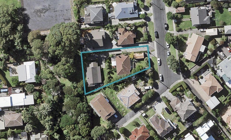 2/28 Niccol Avenue, Narrow Neck, Auckland - Carousel 1