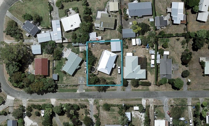 48 Gillies Crescent, Waimarama, Havelock North - Carousel 1