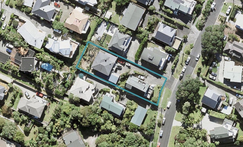 2/84 Hebron Road, Waiake, Auckland - Carousel 1