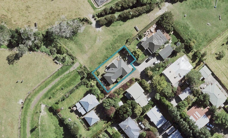 205E Henderson Valley Road, Henderson, Auckland - Carousel 1