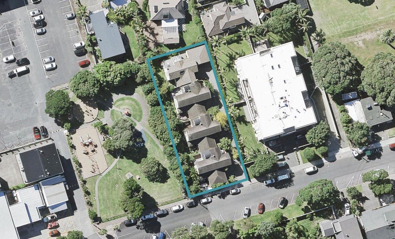 1/6 Sidmouth Street, Mairangi Bay, Auckland - Carousel 1