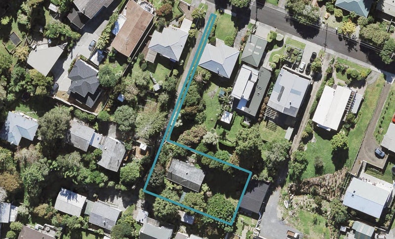 11A De Val Drive, Titirangi, Auckland - Carousel 1