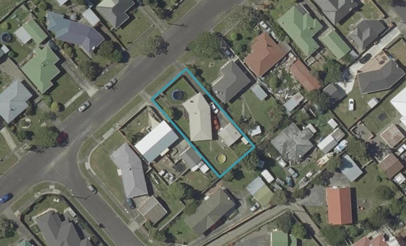 19 Peters Avenue, Cloverlea, Palmerston North - Carousel 1