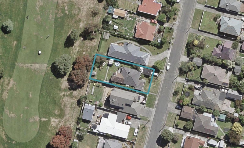 18 Saint James Avenue, Boulcott, Lower Hutt - Carousel 1