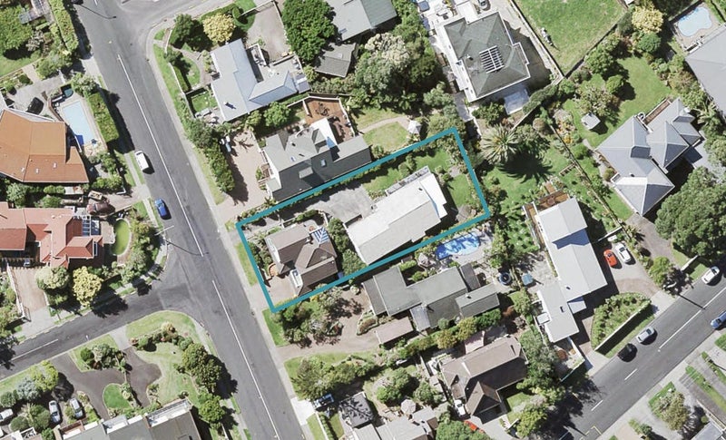 2/50 Granger Road, Howick, Auckland - Carousel 1