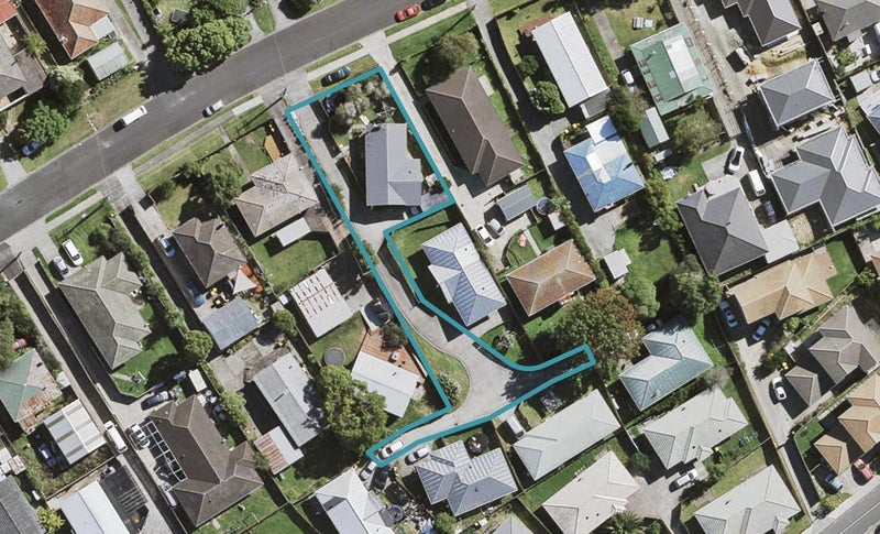 31 Woodside Road, Massey, Auckland - Carousel 1