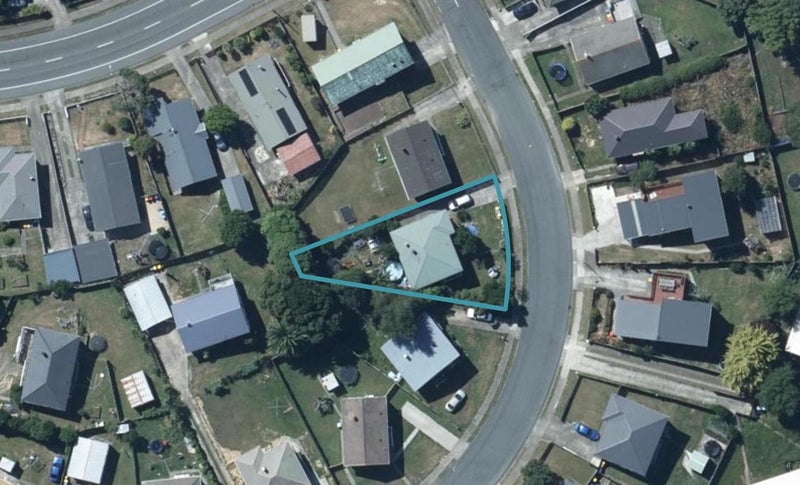 6 Beauzami Crescent, Ascot Park, Porirua - Carousel 1