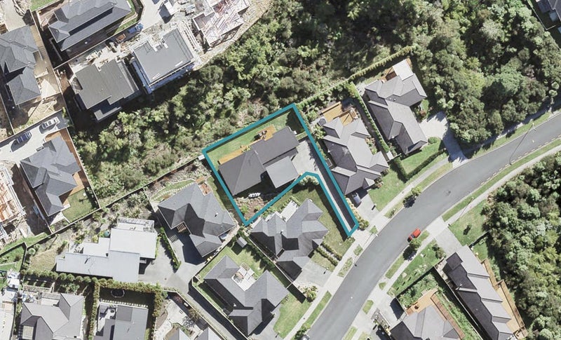 35 Hornbill Drive, Fairview Heights, Auckland - Carousel 1