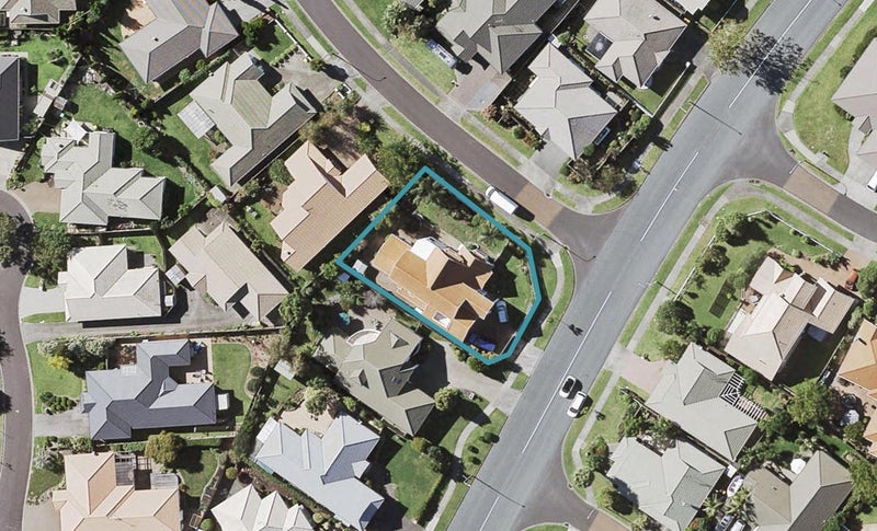 33 Tarnica Road, Northpark, Auckland - Carousel 1