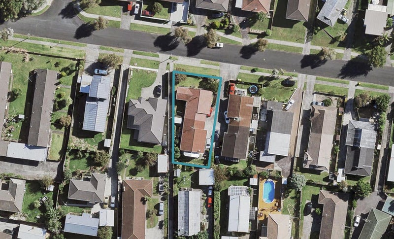 2/20 Waimai Avenue, Weymouth, Auckland - Carousel 1