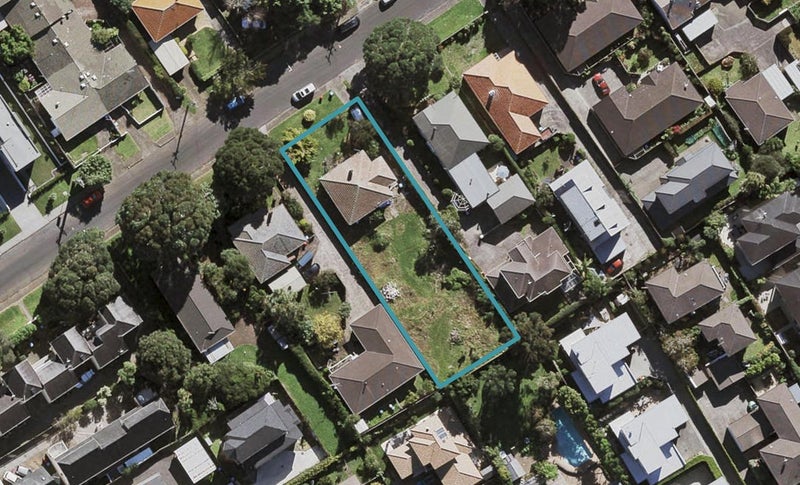 7 Raurenga Avenue, Royal Oak, Auckland - Carousel 1