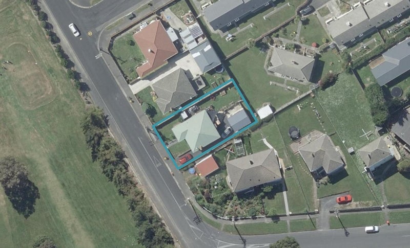45 Isadore Road, Saint Clair, Dunedin - Carousel 1