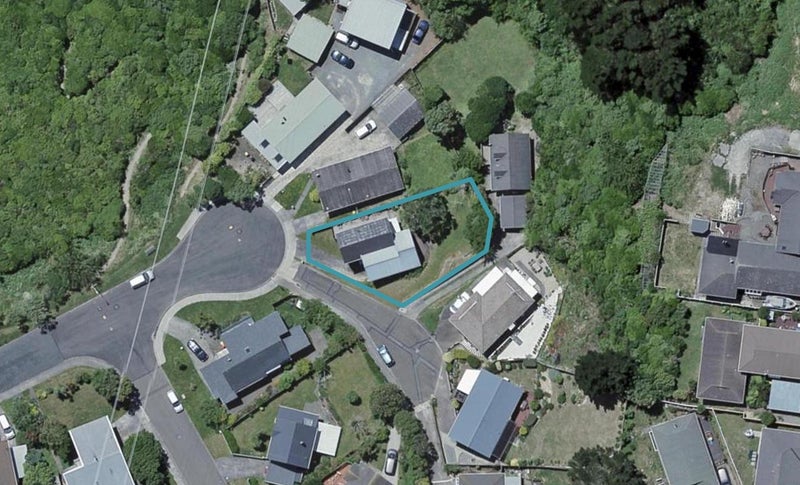 66 Colchester Crescent, Newlands, Wellington - Carousel 1