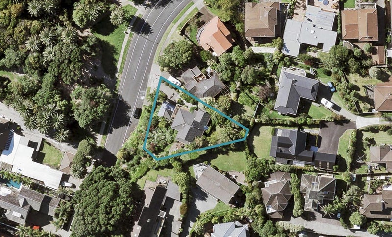 15 Musick Point Road, Bucklands Beach, Auckland - Carousel 1