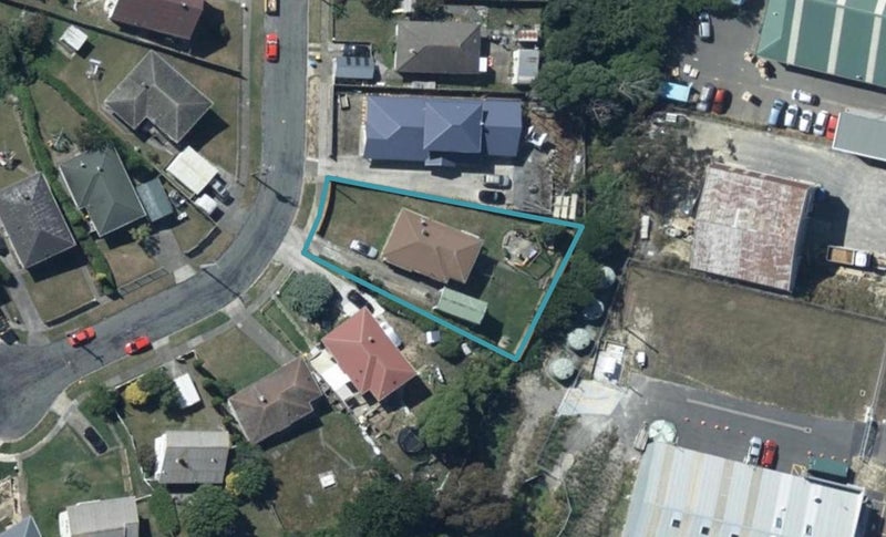 11 Aparangi Crescent, Elsdon, Porirua - Carousel 1