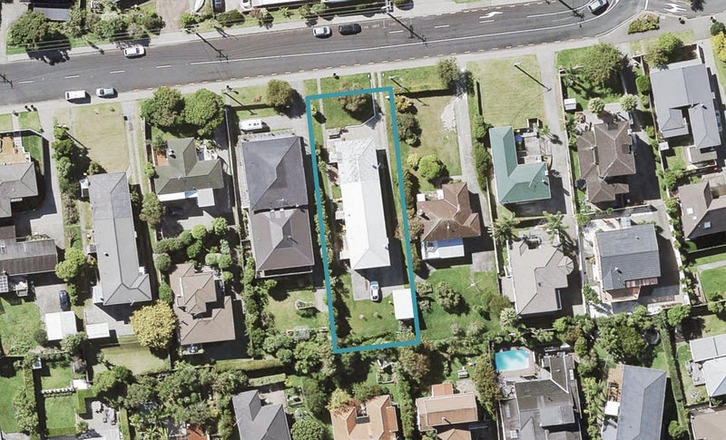 1/18 Knights Road, Rothesay Bay, Auckland - Carousel 1