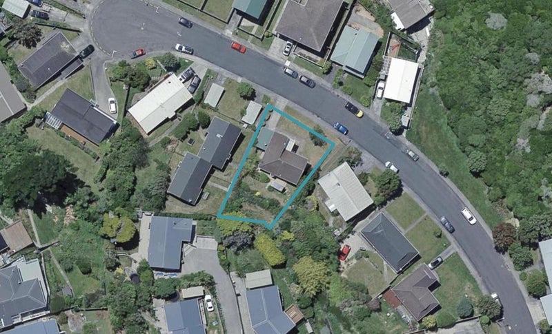 11 Fernhaven Grove, Newlands, Wellington - Carousel 1