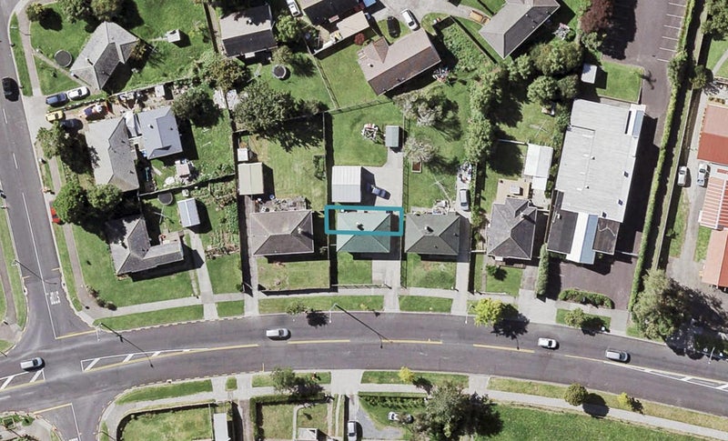 3/135 Taniwha Street, Glen Innes, Auckland - Carousel 1