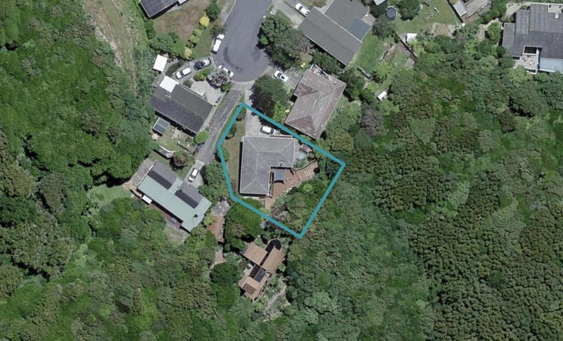 24 Balliol Drive, Tawa, Wellington - Carousel 1