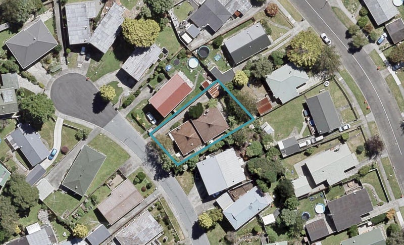 2/14 DAKOTA GR, TOTARA PARK, UPPER HUTT - Carousel 1