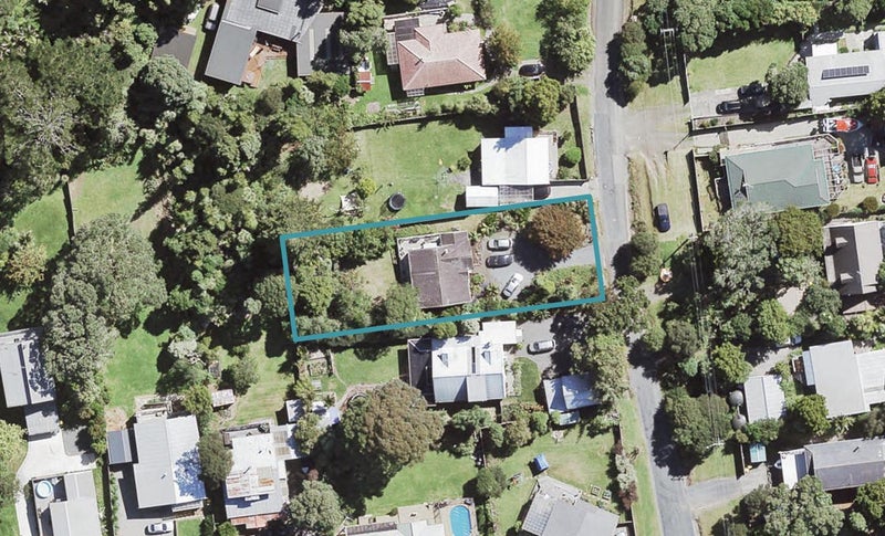 7 Tane Road, Laingholm, Auckland - Carousel 1
