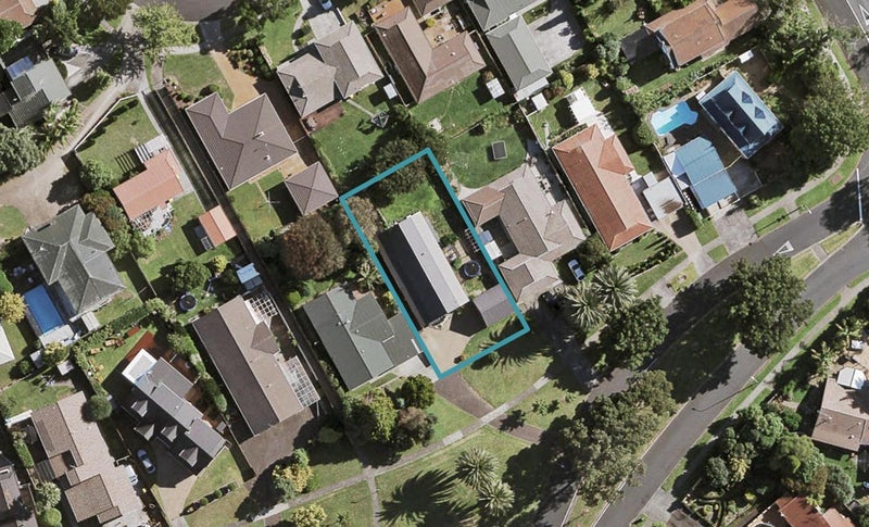 53 Walter Strevens Drive, Conifer Grove, Takanini - Carousel 1