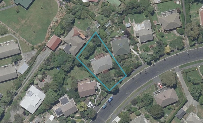 7 Forresbank Avenue, Wakari, Dunedin - Carousel 1