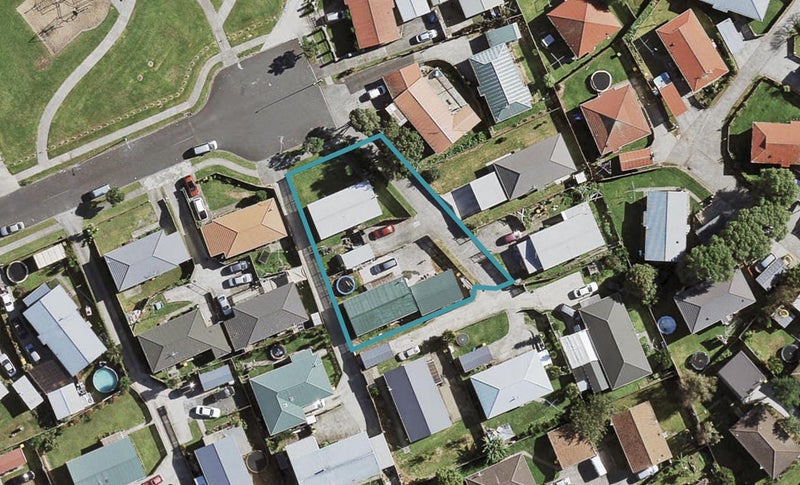 1/83 Templeton Place, Clendon Park, Auckland - Carousel 1