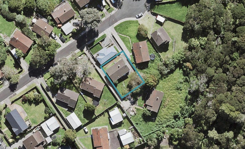 11 Gemini Place, Beach Haven, Auckland - Carousel 1