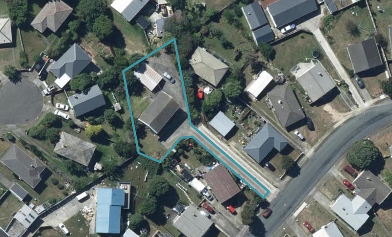 19 Rangituhi Crescent, Takapuwahia, Porirua - Carousel 1