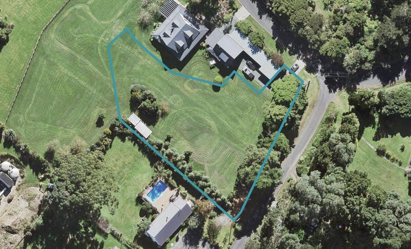 26 Ngarahana Avenue, Paremoremo, Auckland - Carousel 1
