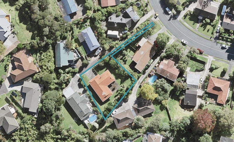 58 Stapleford Crescent, Browns Bay, Auckland - Carousel 1