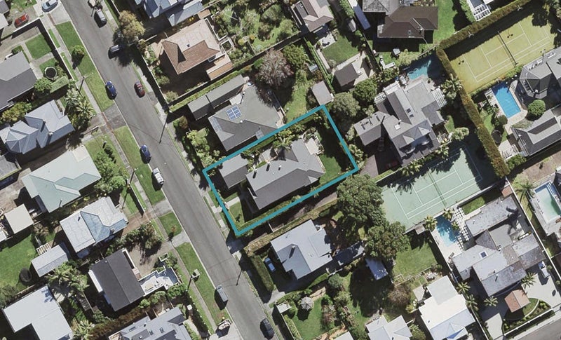 7 Palmerston Road, Birkenhead, Auckland - Carousel 1