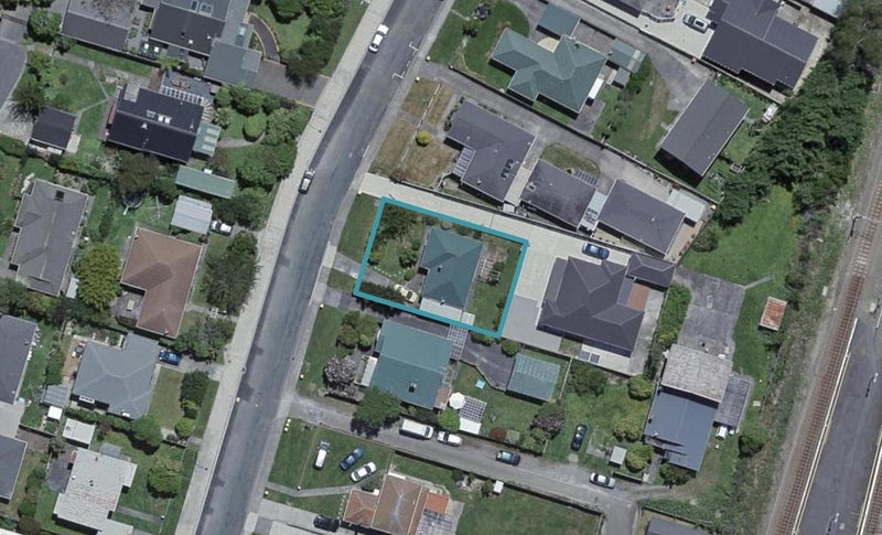 54 Beauchamp Street, Tawa, Wellington - Carousel 1