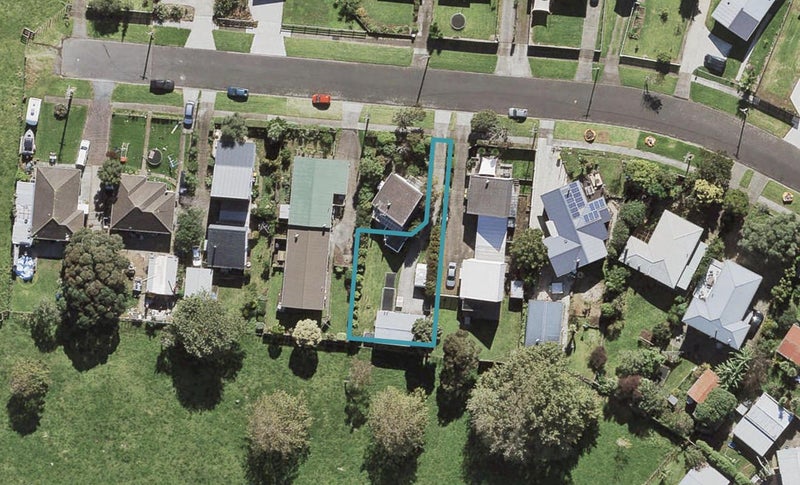 12 Kiekie Road, Mangere Bridge, Auckland - Carousel 1