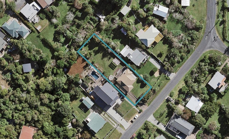 7 Wattle Road, Oneroa, Waiheke Island - Carousel 1