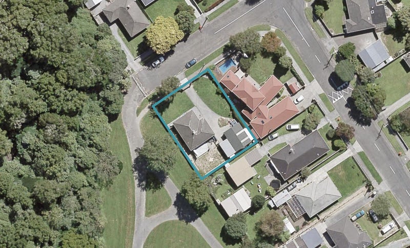 2 Holdsworth Avenue, Trentham, Upper Hutt - Carousel 1