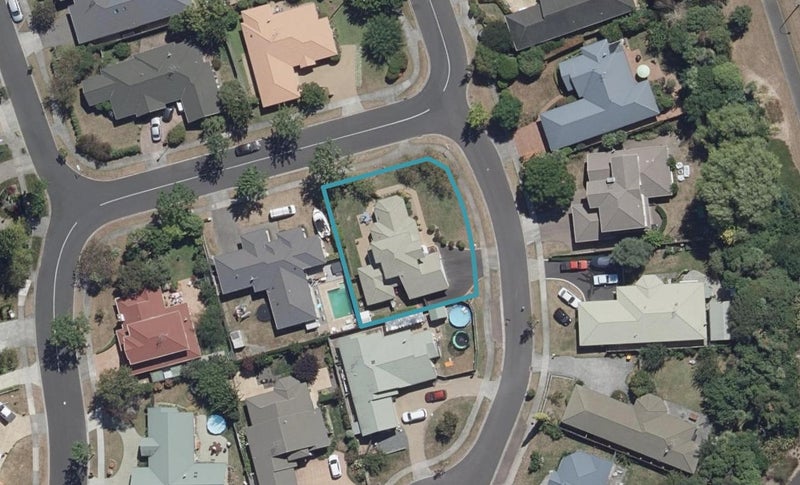 2 Makepeace Place, Flagstaff, Hamilton - Carousel 1