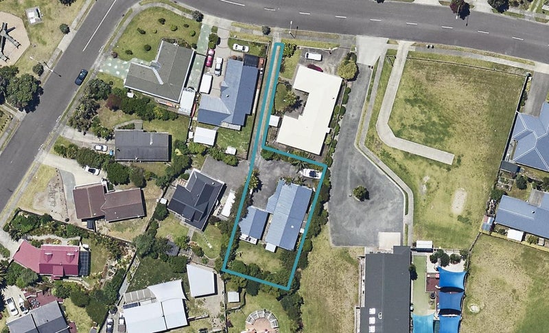 13 Fishermans Drive, Coastlands, Whakatane - Carousel 1