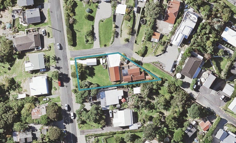 6 Rewa Road, Maraetai, Auckland - Carousel 1