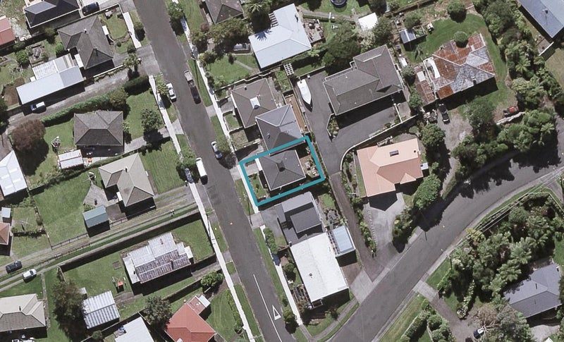 10 Budleigh Street, Frankleigh Park, New Plymouth - Carousel 1