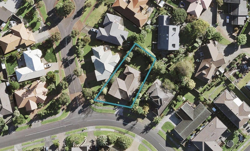 7 Suncrest Drive, West Harbour, Auckland - Carousel 1