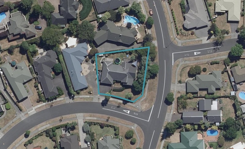2 Fendalton Drive, Rototuna, Hamilton - Carousel 1