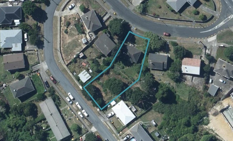 44 Gloucester Street, Cannons Creek, Porirua - Carousel 1